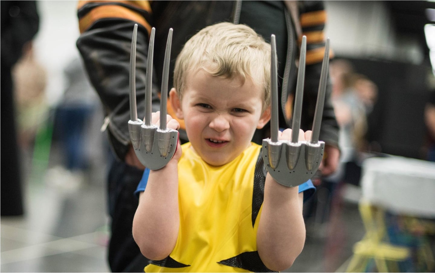 Little kid with wolverine custom at the Wizard World